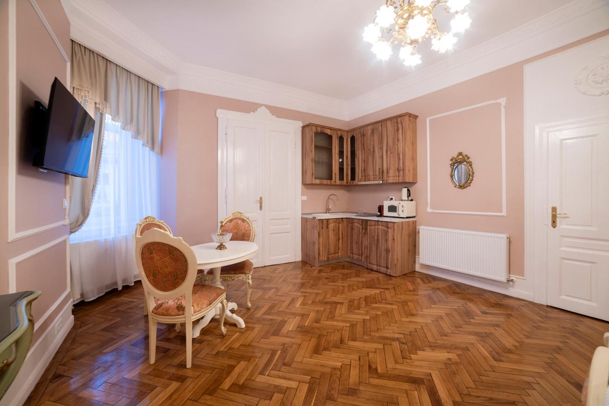 Aesthetic Pleasure - Central Downtown Apartments Oradea Zewnętrze zdjęcie